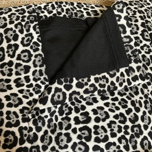 Michael Kors size M black and white skirt - Picture 6 of 9